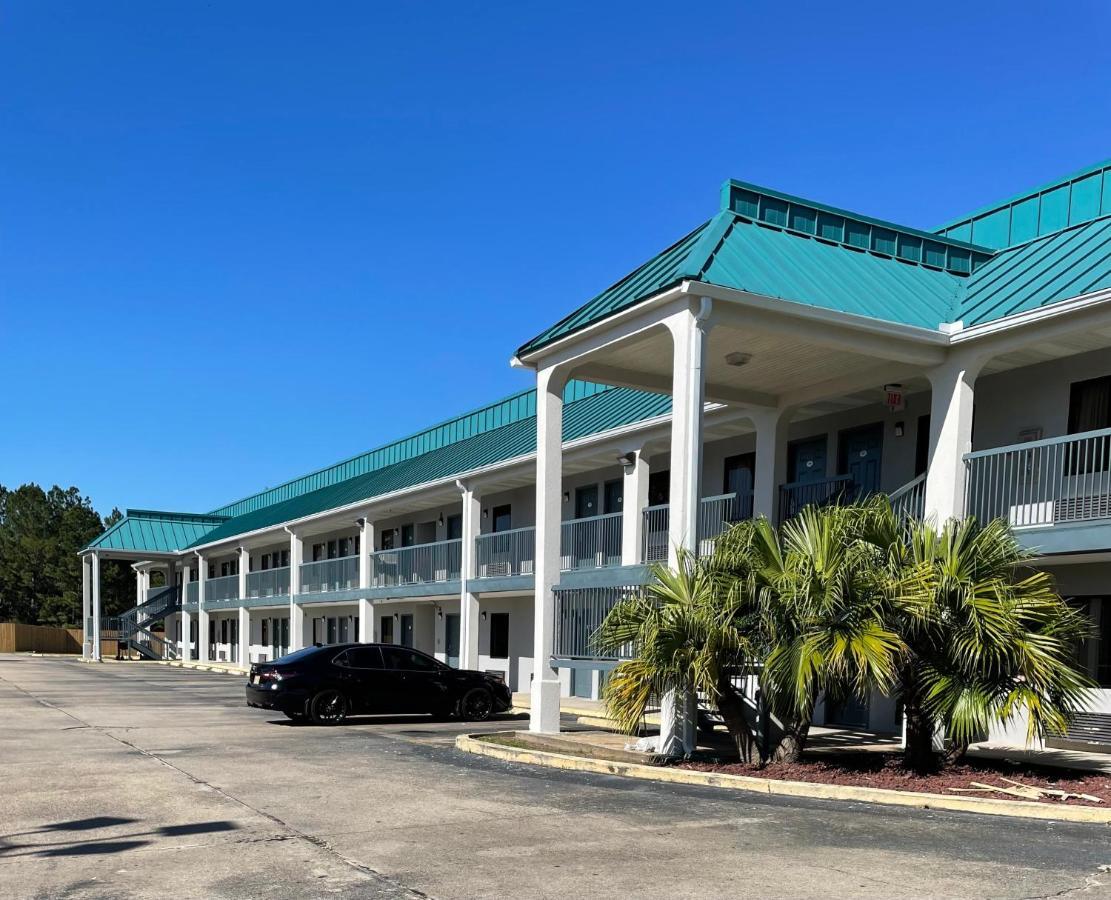Baymont By Wyndham Biloxi - Ocean Springs Motell Exteriör bild