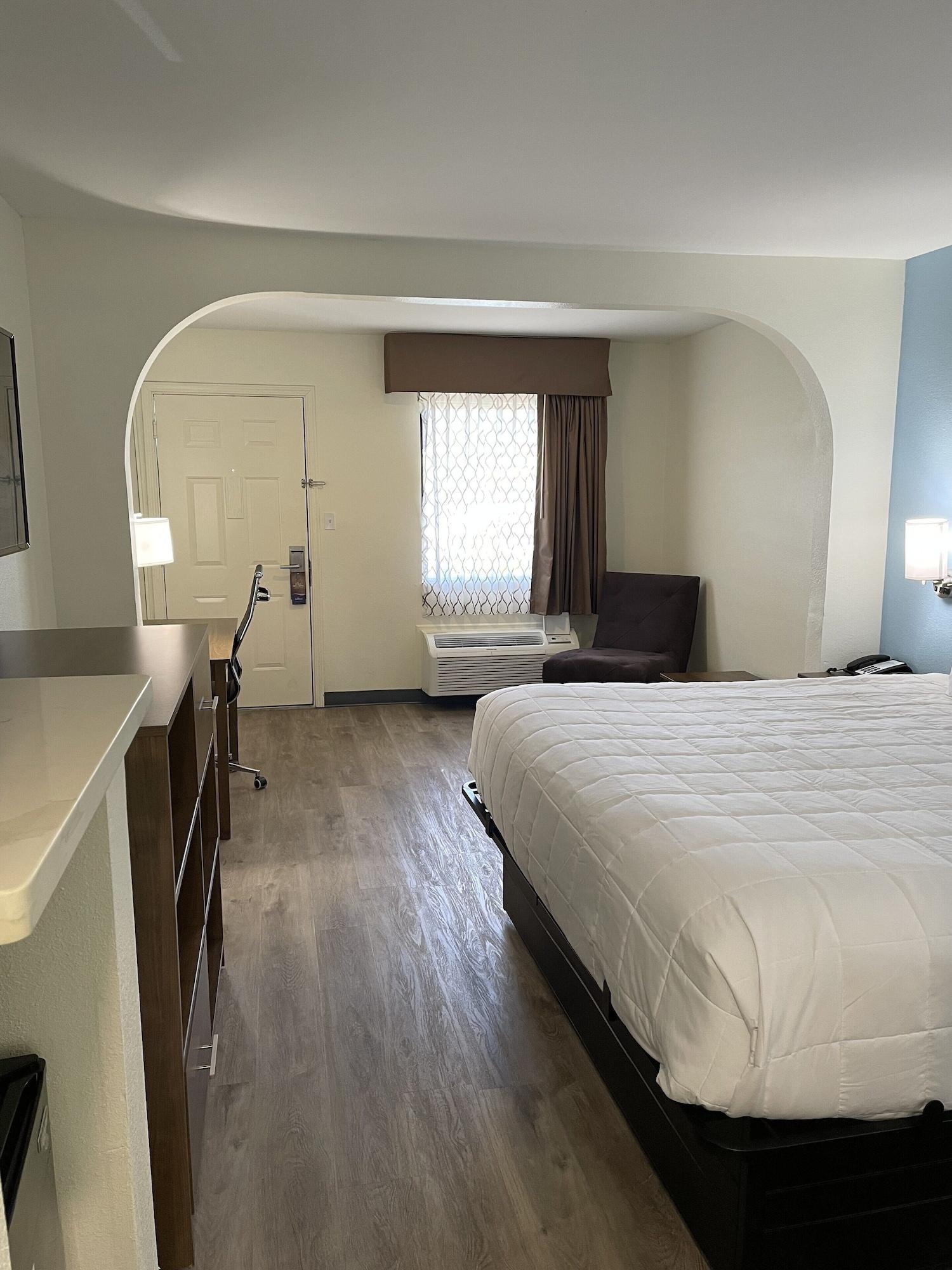 Baymont By Wyndham Biloxi - Ocean Springs Motell Exteriör bild