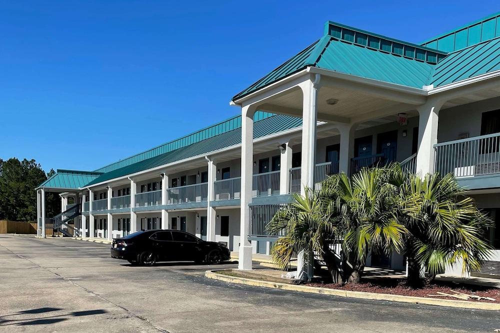 Baymont By Wyndham Biloxi - Ocean Springs Motell Exteriör bild