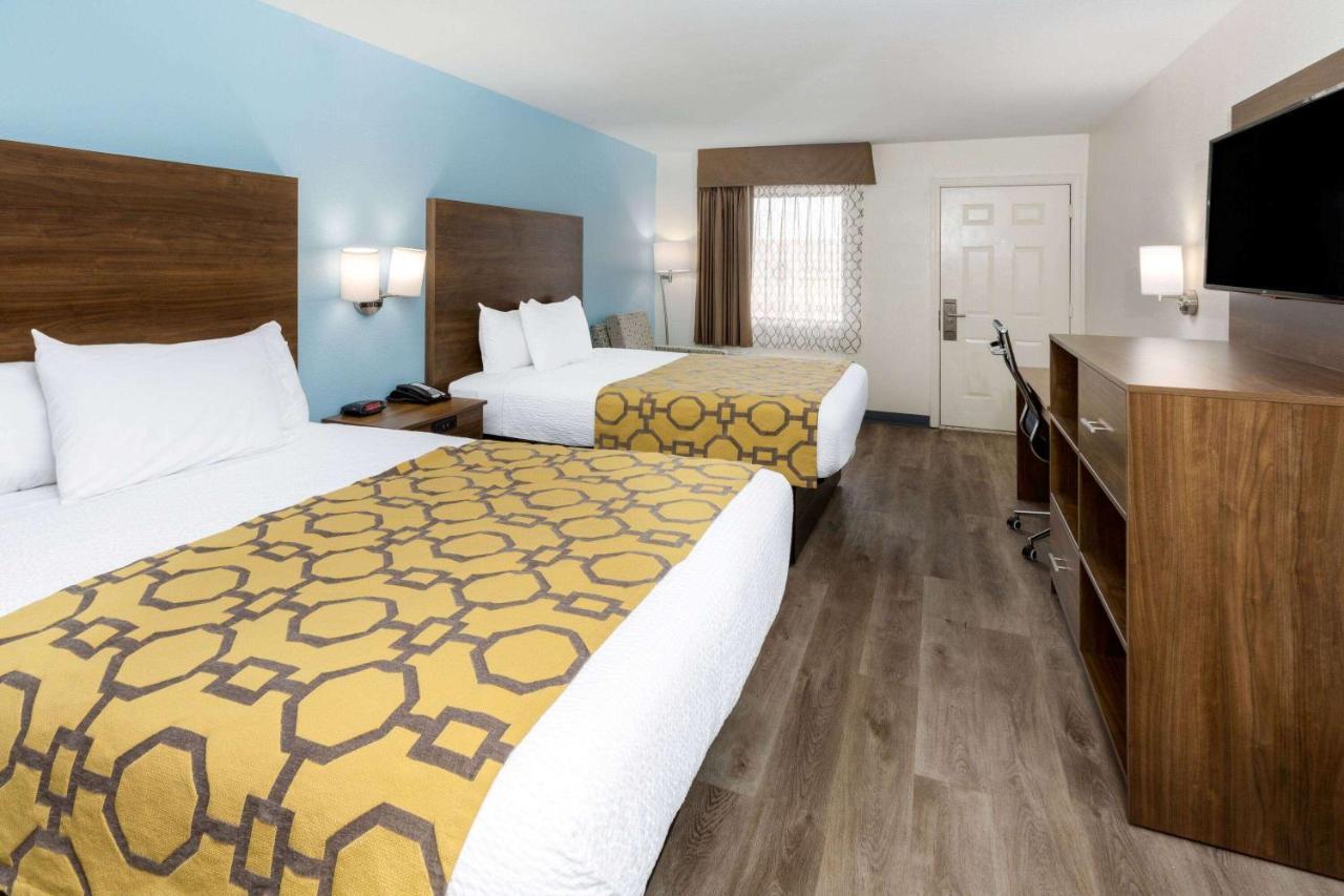 Baymont By Wyndham Biloxi - Ocean Springs Motell Exteriör bild