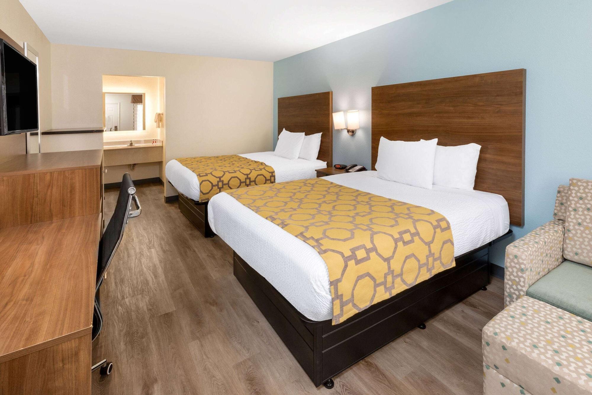Baymont By Wyndham Biloxi - Ocean Springs Motell Exteriör bild