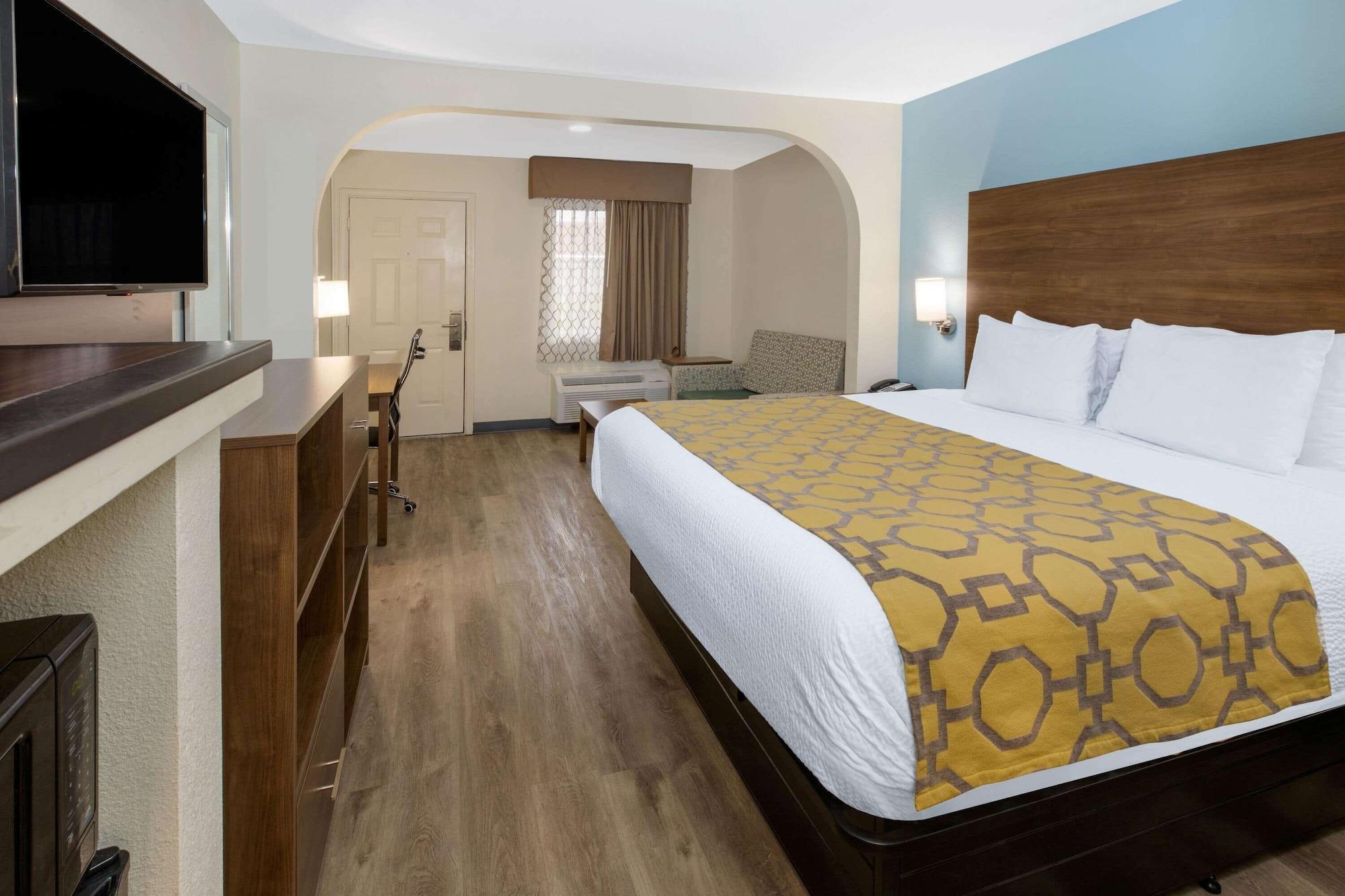 Baymont By Wyndham Biloxi - Ocean Springs Motell Exteriör bild