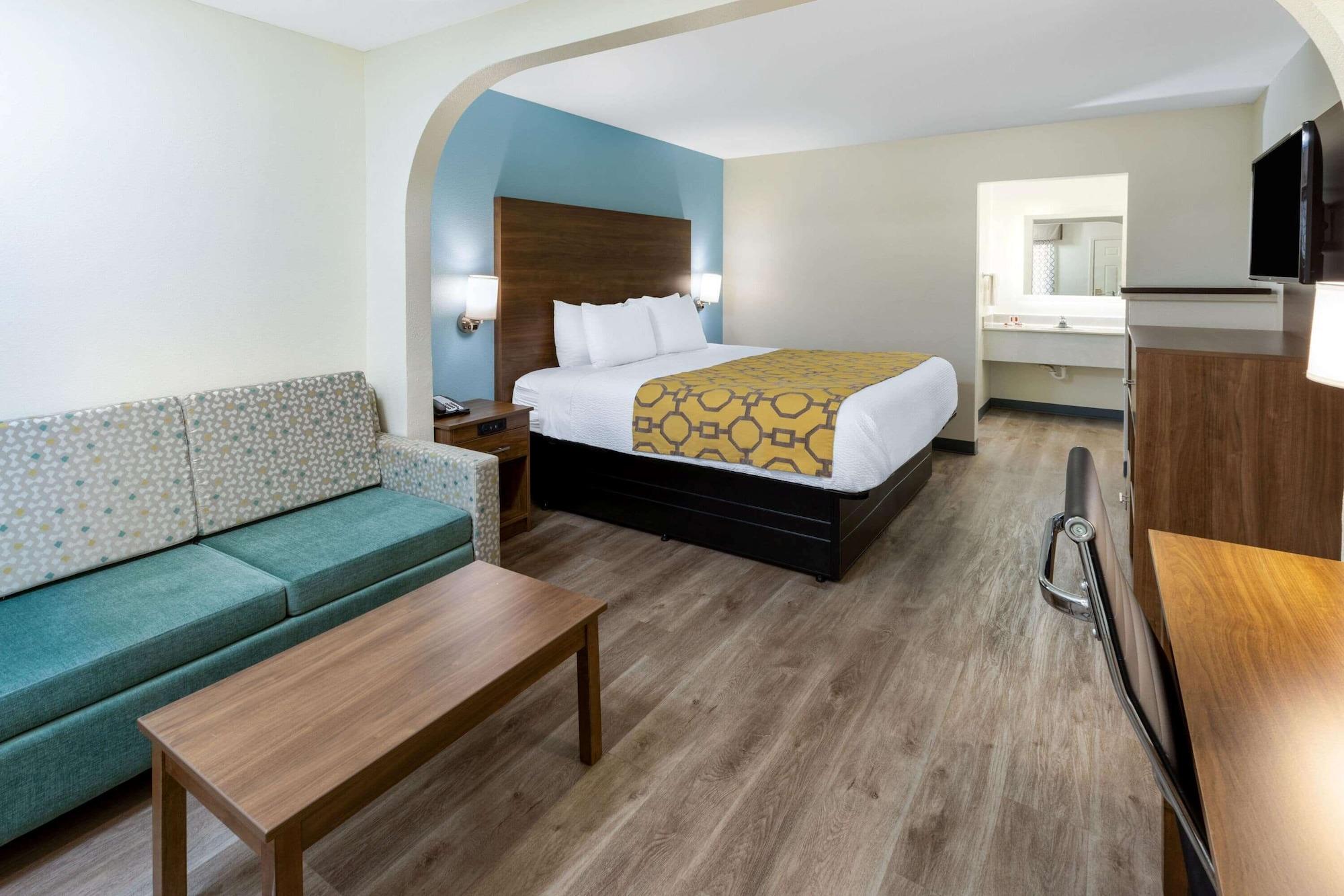 Baymont By Wyndham Biloxi - Ocean Springs Motell Exteriör bild