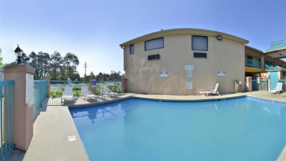 Baymont By Wyndham Biloxi - Ocean Springs Motell Exteriör bild