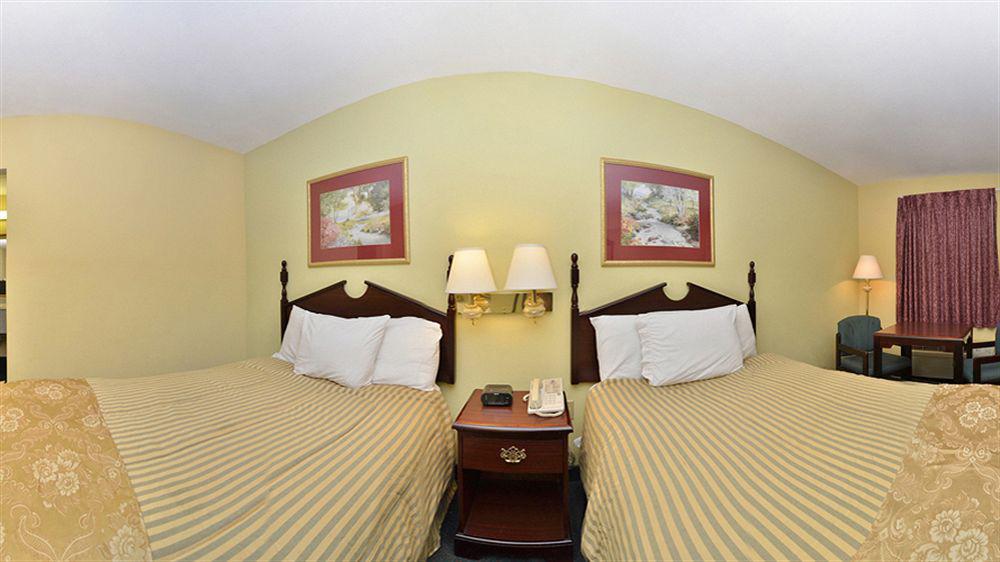 Baymont By Wyndham Biloxi - Ocean Springs Motell Exteriör bild